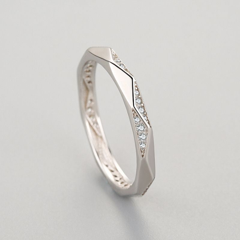 Geometric Minimalist Ring