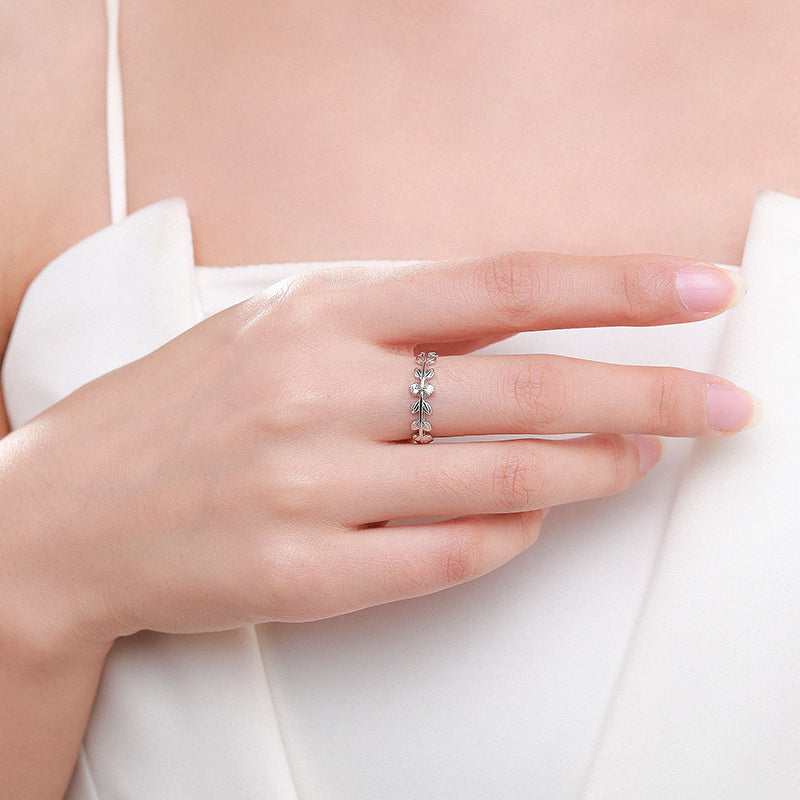 Dainty Leaves Ring