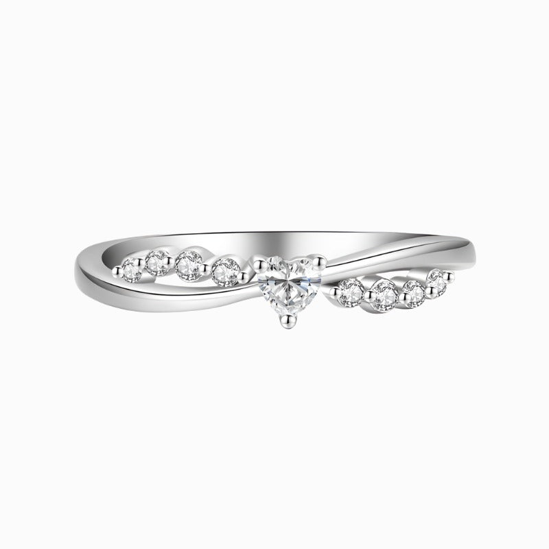 Twisted Band Heart Zirconia Ring