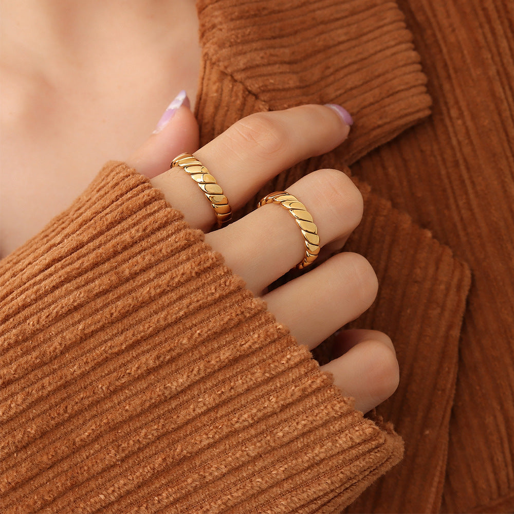Maxene Ring