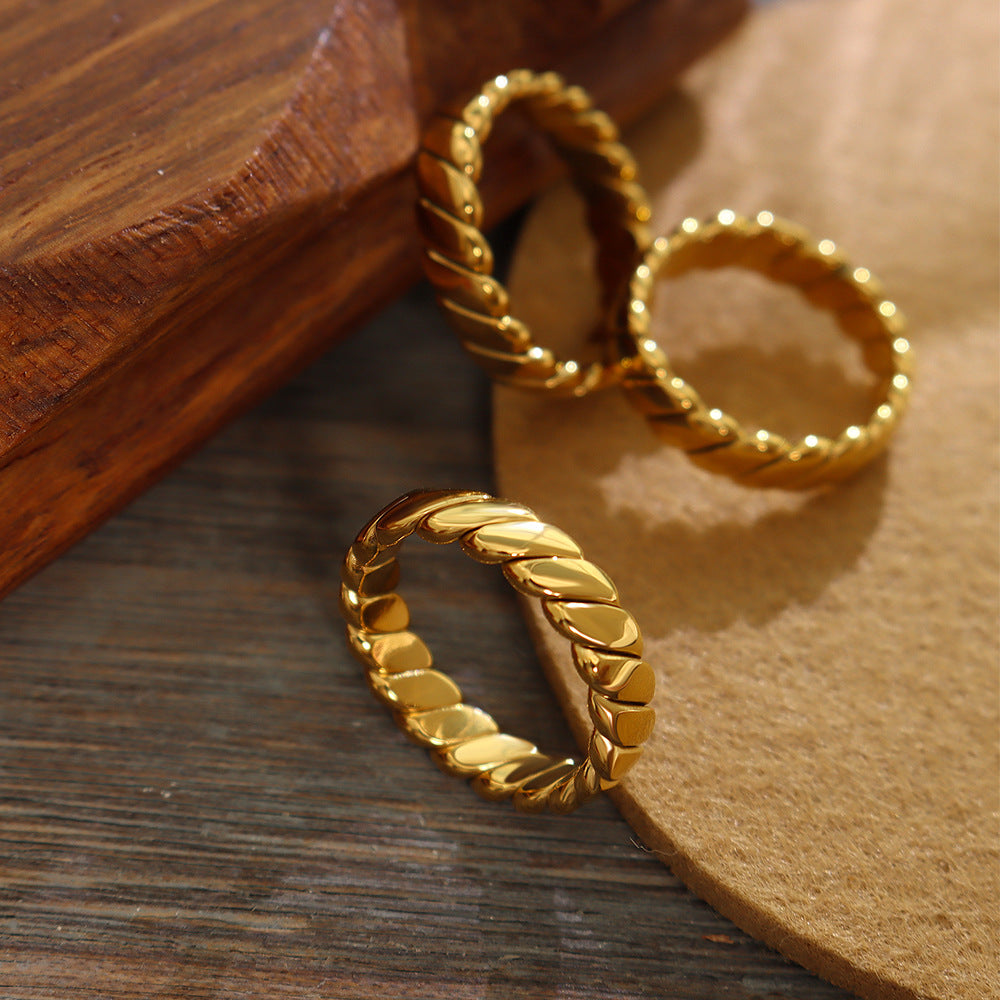 Maxene Ring