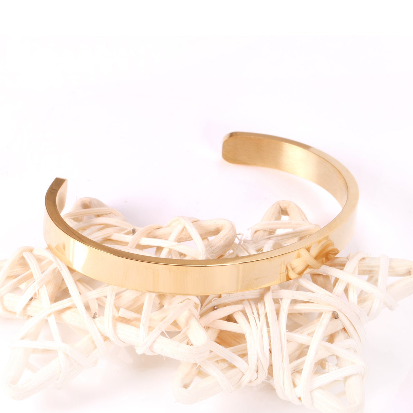 Sara Plain Bangle
